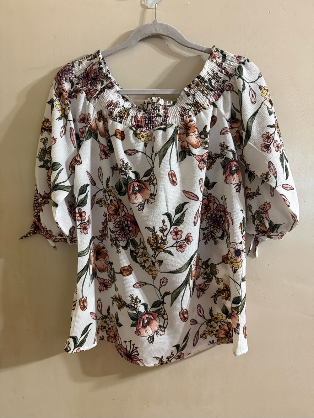 Women’s White Floral Off-Shoulder Peasant Blouse NWT size M